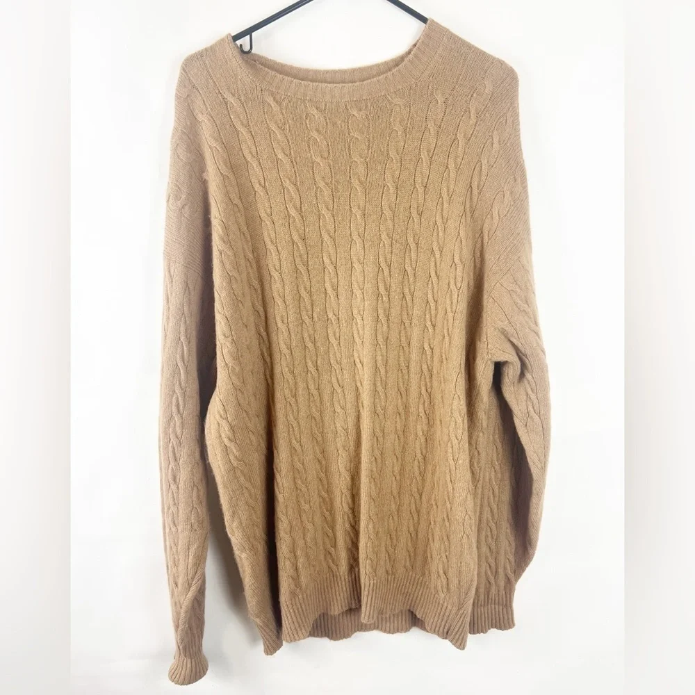 Cashmere cable knit Crew neck sweater camel